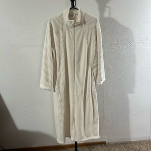 Women’s robe